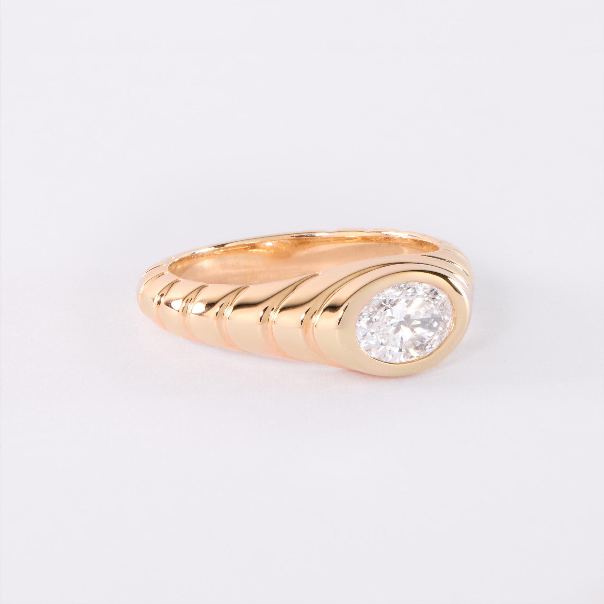 IONA RING - DIAMOND OVAL