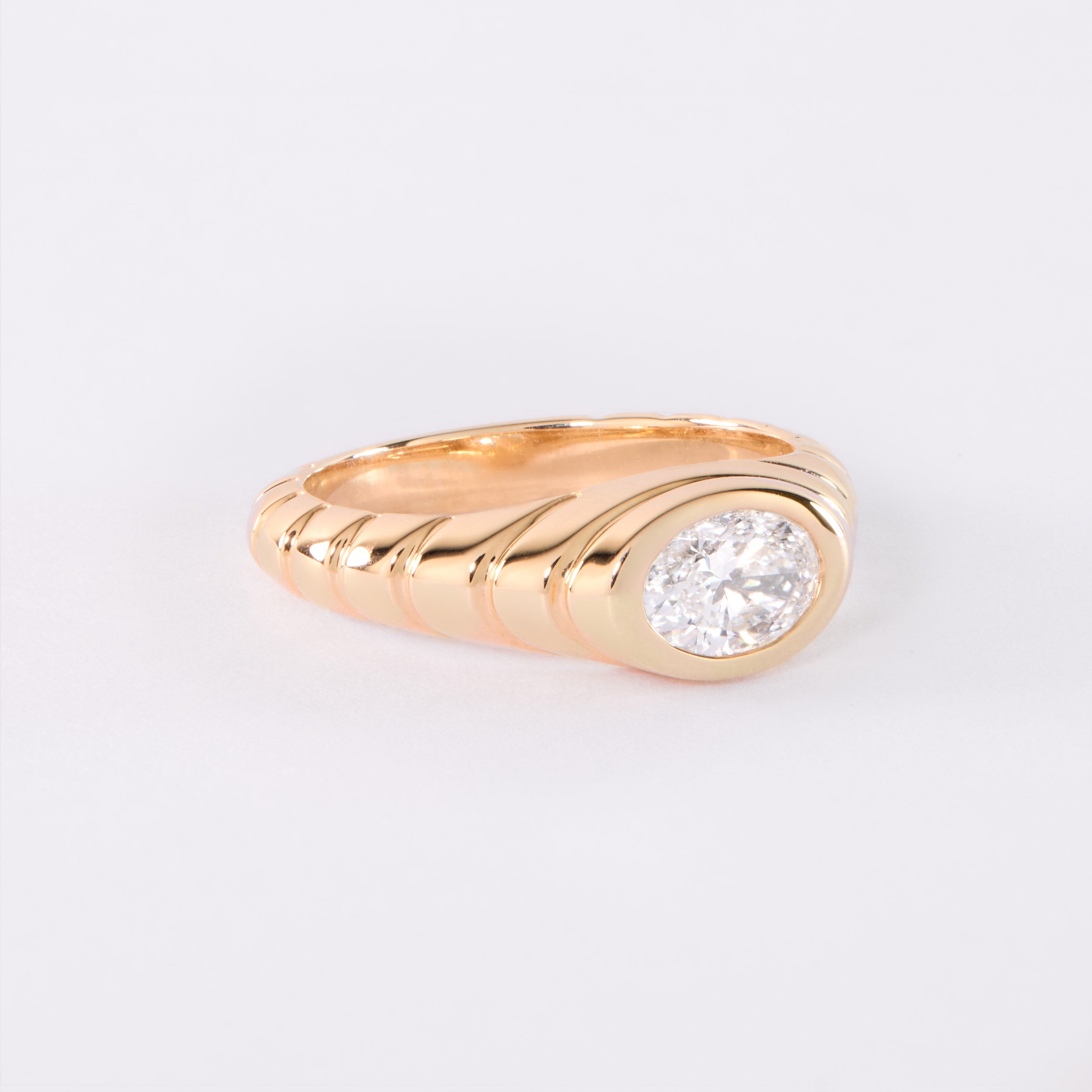 IONA RING - DIAMOND OVAL